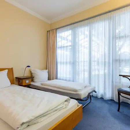 Dresdner Tor Sued 汽车旅馆 威斯德拉夫